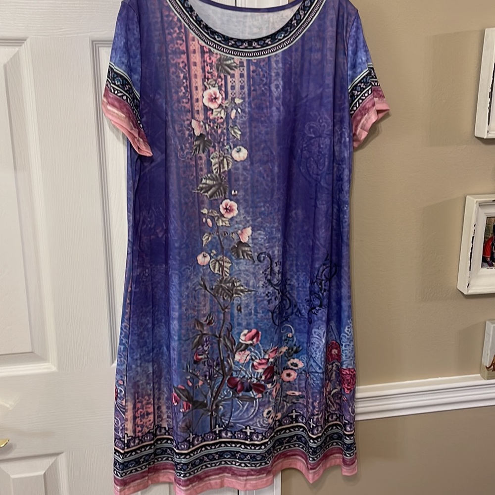Dress - Picture 2 of 3